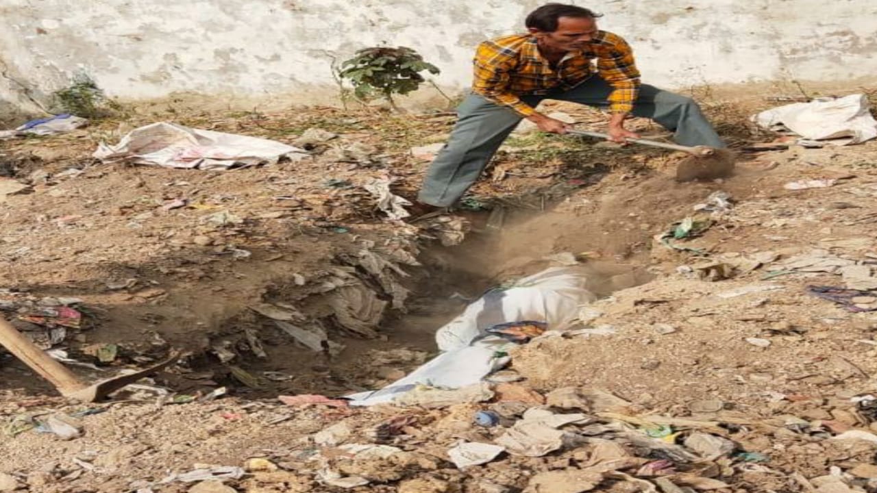 Photo of शव को साफ-सुथरा 2 गज जमीन नहीं हो रही नसीब,कचरे में दफन हो रहे है लावारिस ! SATNA NEWS