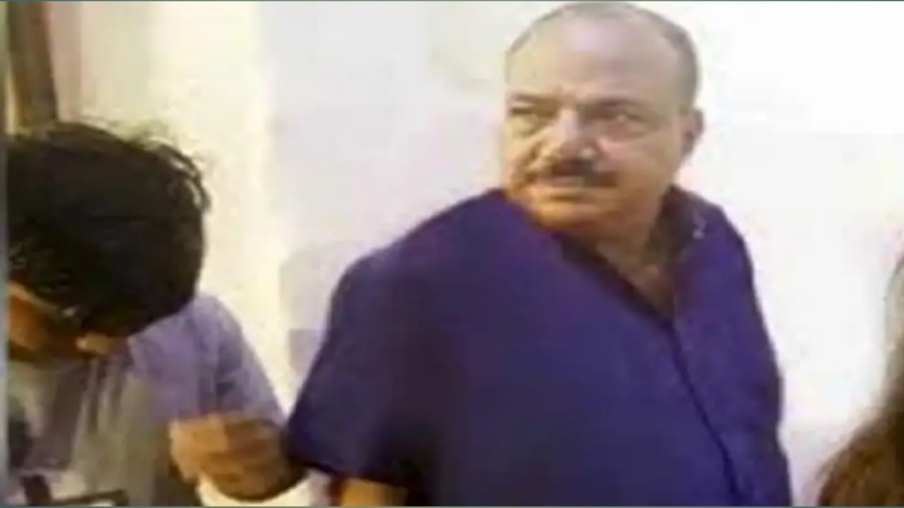 Photo of सेक्स रैकेट के आरोपी प्‍यारे मियां के बेटे पर धोखाधडी का मामला दर्ज,दो दिन के पुलिस रिमाण्‍ड पर