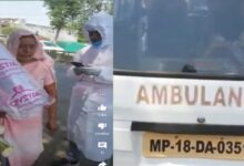 Photo of एंबुलेंस में ले जा रहे थे कोरोना मरीज,PPE किट पहने गन्ने का जूस उठाने लगे लुफ्त,देखें VIDEO