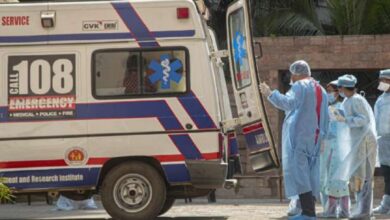 Photo of टीकमगढ़ जिला अस्पताल से ओरछा के रामराजा अस्पताल तक बनाया ग्रीन कोरीडोर,5 एम्बुलेंसों से 10 कोरोना संक्रमितों को किया शिफ्ट