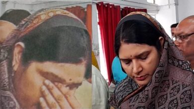 Photo of CM शिवराज के दबाव में स्वर्गीय पूर्व विधायक की बहू ने लिया नाम वापस, क्या वंदना के आंसू भाजपा की नाव डूबाएंगी