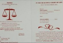 Photo of वकील का अनोखा शादी कार्ड  वायरल,कार्ड को बनाया न्याय का तराजू,बताया विवाह अधिनियम और संविधान