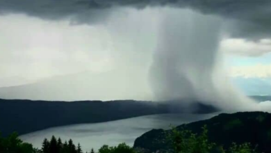 Photo of Video: ऐसे फटता है बादल,अद्भुत व भयानक नजारा देख दहल जाएगा दिल