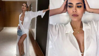 Photo of Esha Gupta ने ट्रांसपैरेंट व्हाइट ड्रेस में दिखाया सेक्सी अवतार,फैंस बोले – फ्लावर नहीं फायर