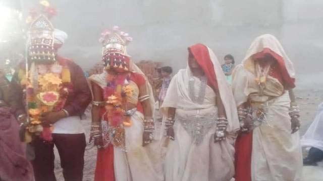 MP-अलीराजपुर में अनोखी शादी, 1 मंडप में ही तीन गर्लफ्रेंड से रीति रिवाज के साथ की शादी