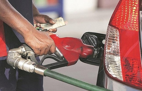 Petrol-diesel की कीमत 39वें दिन भी स्थिर, कच्चे तेल का भाव फिर प्रति बैरल 117 डॉलर पार