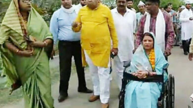Photo of Rani Agarwal व्हील चेयर पर कलेक्ट्रेट पहुंच महापौर का दाखिल किया नामांकन, भाजपा-कांग्रेस की बढ़ गई धड़कने