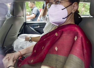 Photo of Sonia Gandhi पूछताछ के दौरान दवा के लिए घर जाने की मांगी अनुमति, सोमवार को फिर होगी पूछताछ