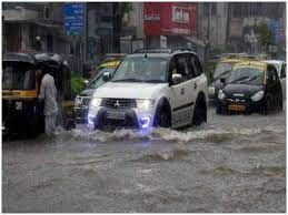 Mumbai Rains : मुंबई में भारी बारिश से कई इलाकों में भरा पानी, IMD ने जारी किया ऑरेंज अलर्ट
