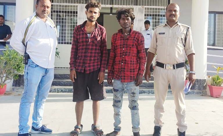 Singrauli Kotwali police ने 60 लीटर शराब के साथ दो आरोपी गिरफ्तार