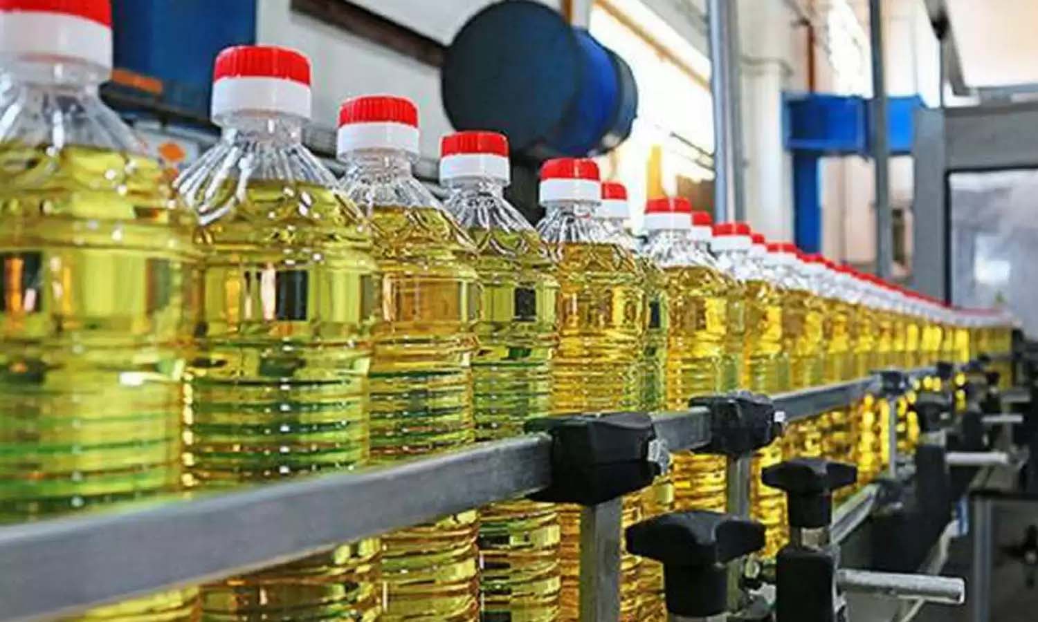 Mustard Oil Price: सरसों तेल के दाम सातवें आसमान से हुए धड़ाम, नया MRP जान झूम उठेंगे आप और सस्ता हो गया तेल