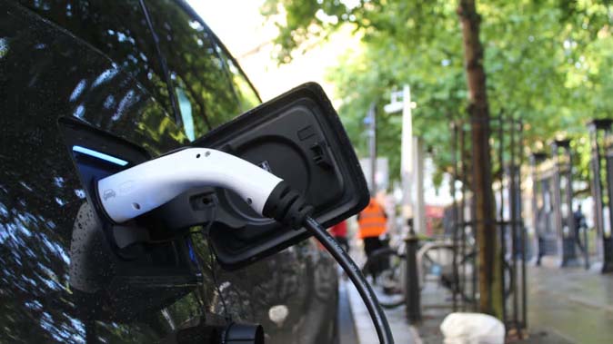 Electric Vehicles: अब नोएडा पुलिस पेट्रोलिंग और अन्य ड्यूटी के लिए करेगी, इलेक्ट्रिक वाहनों का उपयोग  