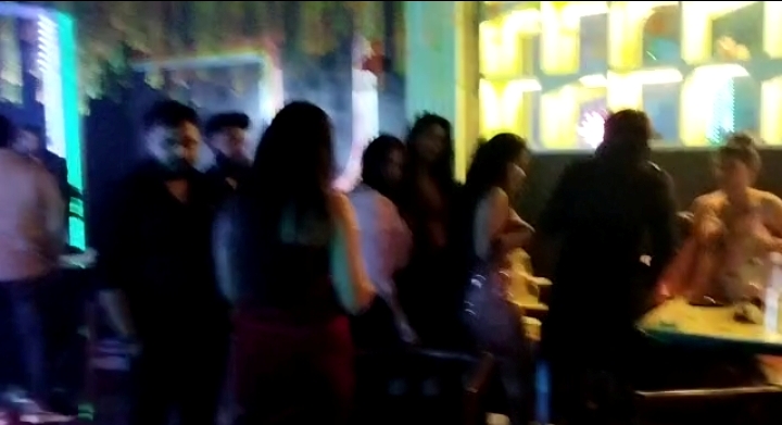 CM शिवराज की राजधानी में नशे के खिलाफ मुहिम फेल, 100 युवक- युवतियां क्लब में मना रहे थे पार्टी