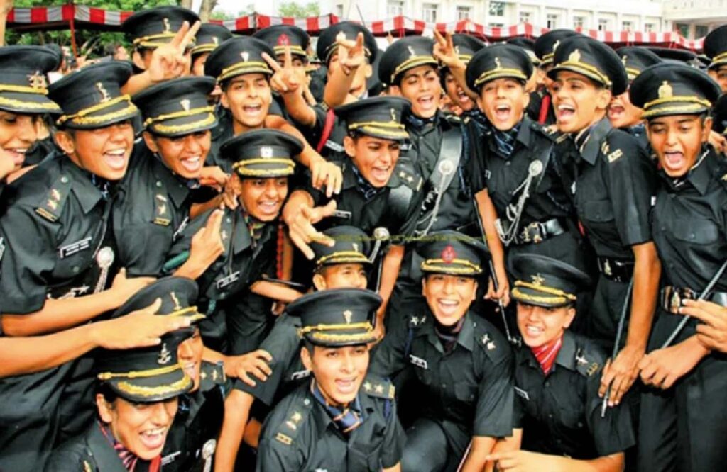 Indian Navy में दुश्मनों के छक्के छुड़ाने के लिए कमांडो बनेगी महिलाएं