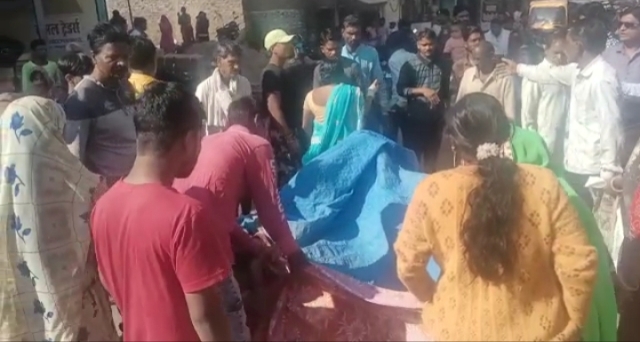CM Shivraj के राजगढ़ में महिला का ऑटो में हुआ प्रसव, खुल रही पोल