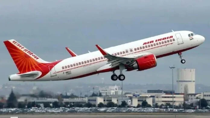 Air India Flight : जाना था अमेरिका लेकिन रूस में करना पड़ा इमरजेंसी लैंडिंग, यह रही वजह