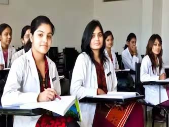 Medical college in India: देश के बेस्ट और सबसे सस्‍ता मेडिकल कॉलेज, सिर्फ 66 हजार में बन जाएंगे डॉक्टर