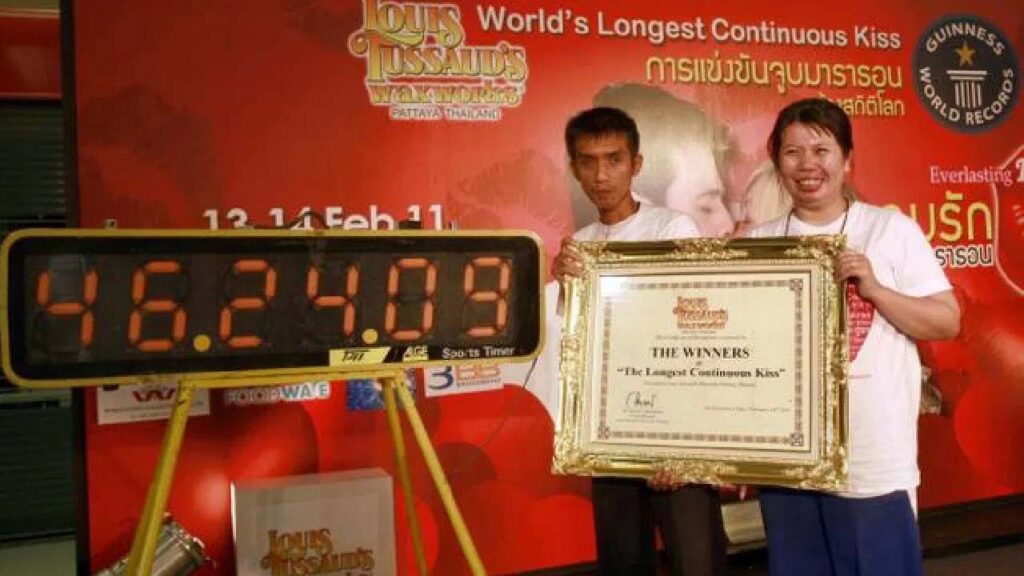 World's longest kiss, made a world record of kissing for 58 hours without stopping, drank juice while kissing