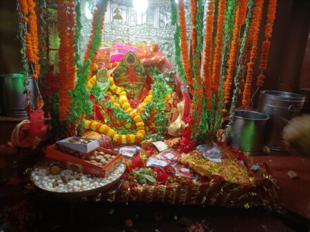 Chaitra Ram Navami 2023 : चैत्र रामनवमी पर्व पर देवी मंदिरों में उमड़ा श्रद्धालुओं का शैलाब देवी मंदिरों में जगह-जगह हवन,भण्डारे एवं कन्याभोज का हुआ आयोजन