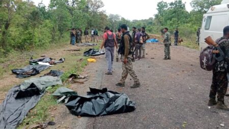 Chhattisgarh Naxal Attack News: दंतेवाड़ा में नक्सली हमला,IED विस्फोट में 10 जवान शहीद, सीएम बघेल बोले- किसी सूरत में छोड़ेंगे नहीं