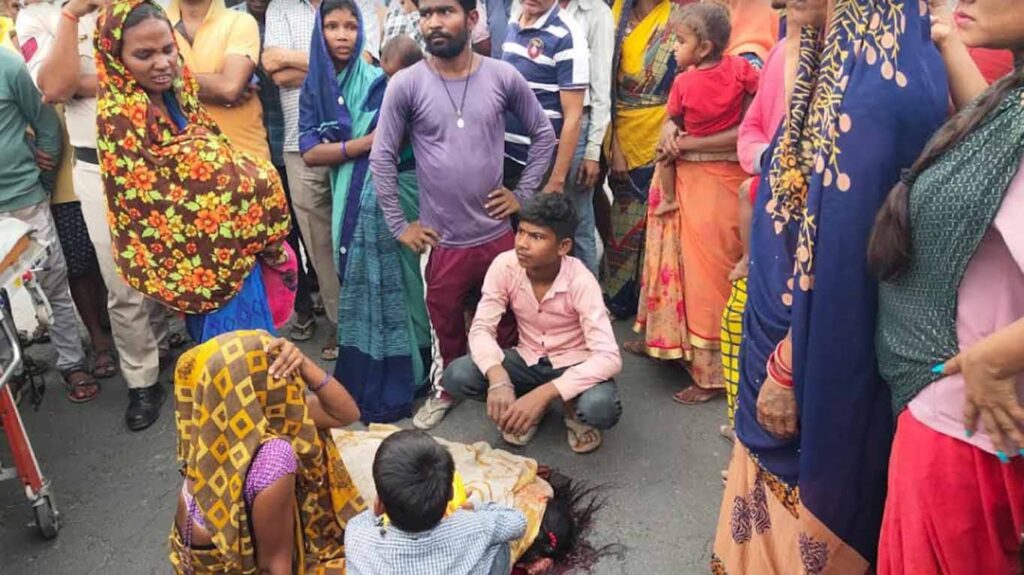 Road Accident: पिकअप वाहन की टक्कर से मासूम बालिका सुनैना की दर्दनाक मौत,माजन मोड़ बगीचा के पास हुआ सड़क हादसा