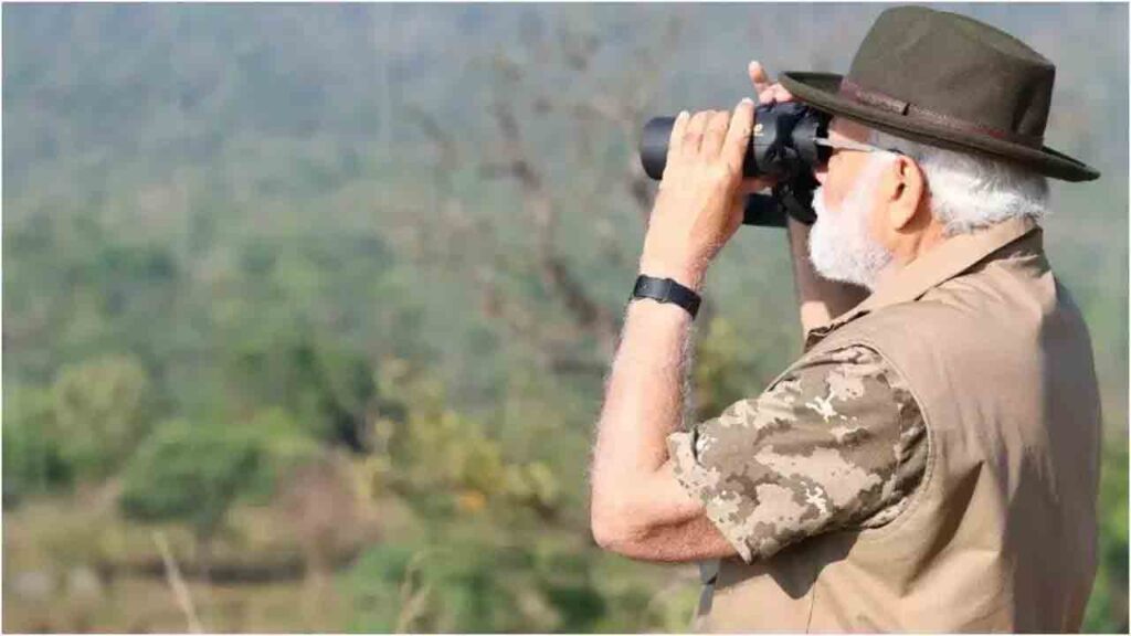 PM Modi सफारी की सैर पर बने फोटोग्राफर, जयराम रमेश ने किया ट्वीट- क्या पोज देते हैं