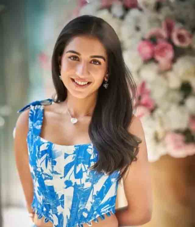 Radhika Merchant ने 2 लाख का कट आउट ड्रेस पहन कैरी किया 70 लाख का बैग, स्टाइल और खूबसूरती से महकाई महफिल 