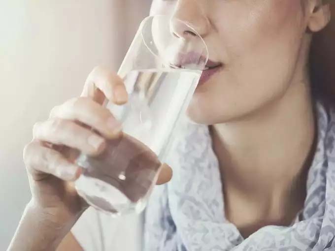 matka water benefits : पेट के लिए दवा है मटके का पानी, Ayurveda Dr. ने गिना दिए नेचुरल फिल्टर के कई फायदे 