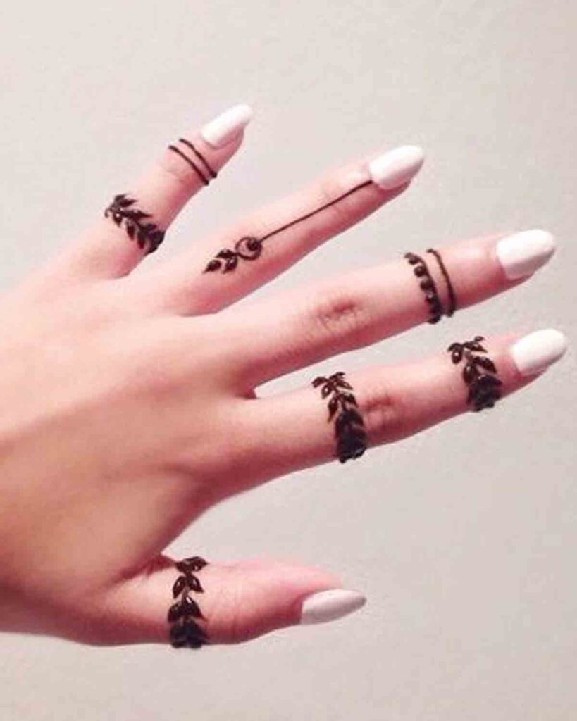 Mehndi Designs : खूब जचेंगे हाथों की उंगलियों पर मेहंदी के ये लेटेस्ट डिजाइंस, करे ट्राई दिखेंगी अप्सरा