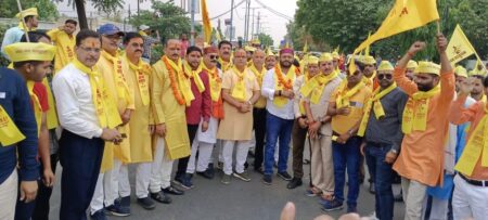 Singrauli News : भगवान परशुराम के जयकारे से गुजयमान हुआ ऊर्जाधानी ब्राह्मण एकता मंच ने निकाली शोभा यात्रा, जगह-जगह पुष्प वर्षा व जलपान