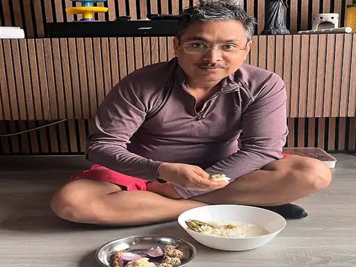 Bore basi tihar : अमेरिका से लेकर प्लेन में बड़े चाव से खाए बोरे बासी, सीएम विधायक समेत IAS-IPS ने जमीन में बैठ मुंह में लगाया कटोरा