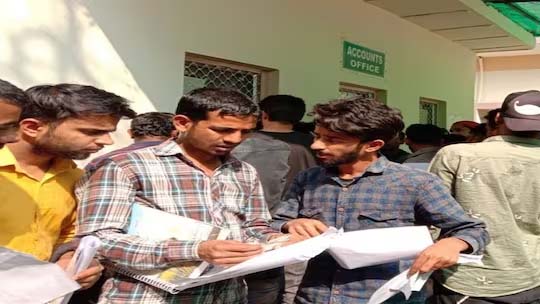 Government Jobs: 12वीं पास के लिए नौकरी का सुनहरा अवसर, मंत्रिमंडल सचिवालय में निकली 1600 वैकेंसी, 92,000 तक मिलेगी सैलरी Government Jobs: 12वीं पास के लिए नौकरी का सुनहरा अवसर, मंत्रिमंडल सचिवालय में निकली 1600 वैकेंसी, 92,000 तक मिलेगी सैलरी