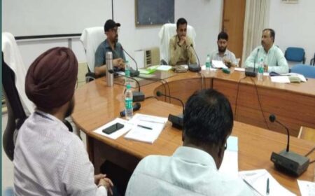 Ladali bahan yojana: सीधी जिले में लाडली बहना योजना के क्रियान्वयन में 3 सचिवो ने की लापरवाही , कलेक्टर ने किया निलंबित