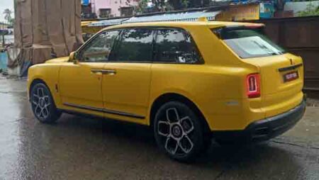 Yellow rolls Car बेहतरीन कलर के साथ आई भारत, आपको बेहद पसंद आएगी लग्जरी कार