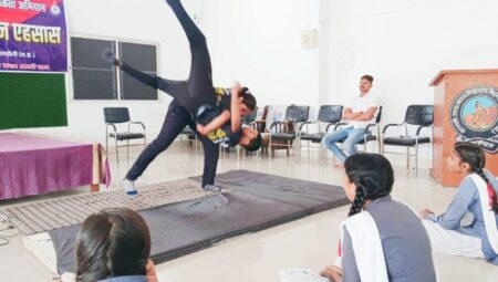 Singrauli News : सरस्वती उच्चतर माध्यमिक विद्यालय बिलौंजी में जूडो, कराटे, मार्शल का दिया गया प्रशिक्षण , ऐसे लड़िकियो को फायदा