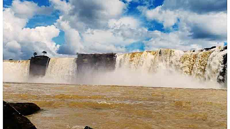 Chitrakote Water Falls : भारत के नियाग्रा वॉटरफॉल को देखने अमेरिका और इंग्लैंड से आते हैं गोरे, सतरंगी रंग करता है रोमांचित