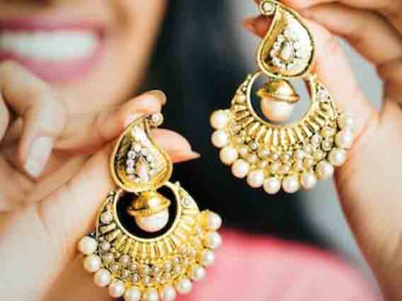 Alia Bhatt How To Make Statement Earrings At Home : इन टिप्स से घर पर बनाएं स्टाइलिश लेटेस्ट इयररिंग्स, सिर्फ चाहिए यें मटेरियल 