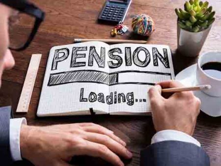 LIC pension plan : 11 लाख जमा कर, 5 साल बाद हर साल 100000 पेंशन, वो भी जीवनभर, जानिए LIC का ये शानदार प्लान