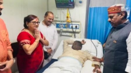 MP News : स्वतंत्रता दिवस समारोह में स्वास्थ्य मंत्री मंच पर गिरे, कलेक्टर-एसपी ले गए अस्पताल,  मऊगंज में विधानसभा अध्यक्ष को भी आया चक्कर