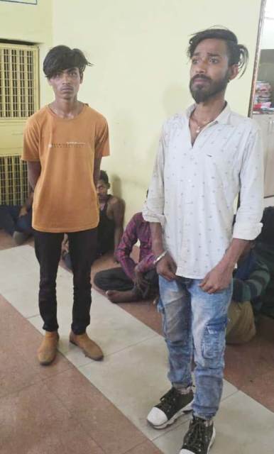 Singrauli News : मैरिज हॉल में चोरी करने घूसे दो चोर रंगे हॉथ पकड़ाये, 3 आदतन अपराधी को जिला बदर का आदेश