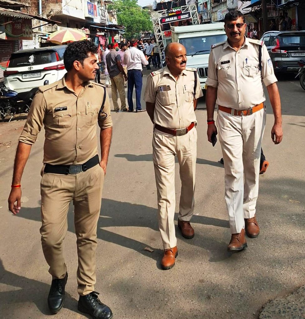 MP के थाना क्षेत्र से पकड़ाएं 13 जुआरी, जुआरियों ने कहा हरा…मी मोहल्ले का नाम बदलाव दीजिए हम सुधर जाएंगे