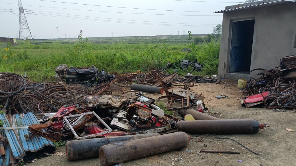 करमुल्ला कबाड़ी के दुकान में खपाया जा रहा चोरी का सामान? सैकड़ों चोरी की साइकिलें पहुंची UP और CG!