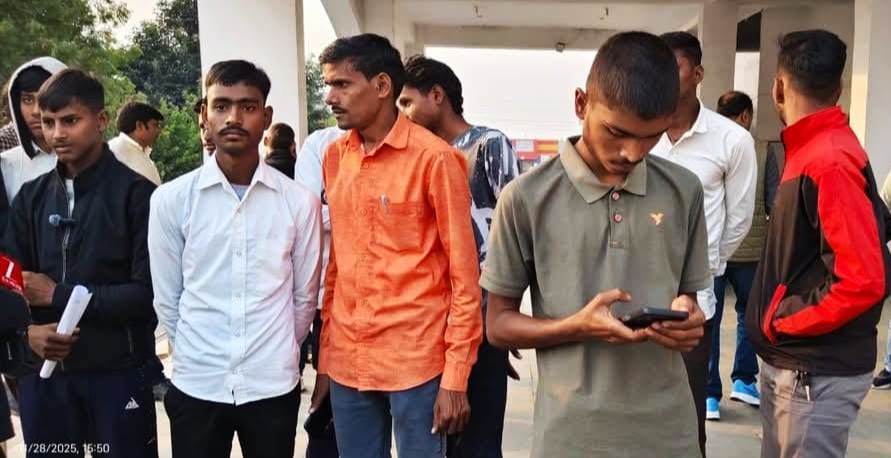 “हिंदू धर्म छोड़ो”—कक्षा में लगे आरोप, शिक्षक पर गंभीर धाराओं में केस दर्ज